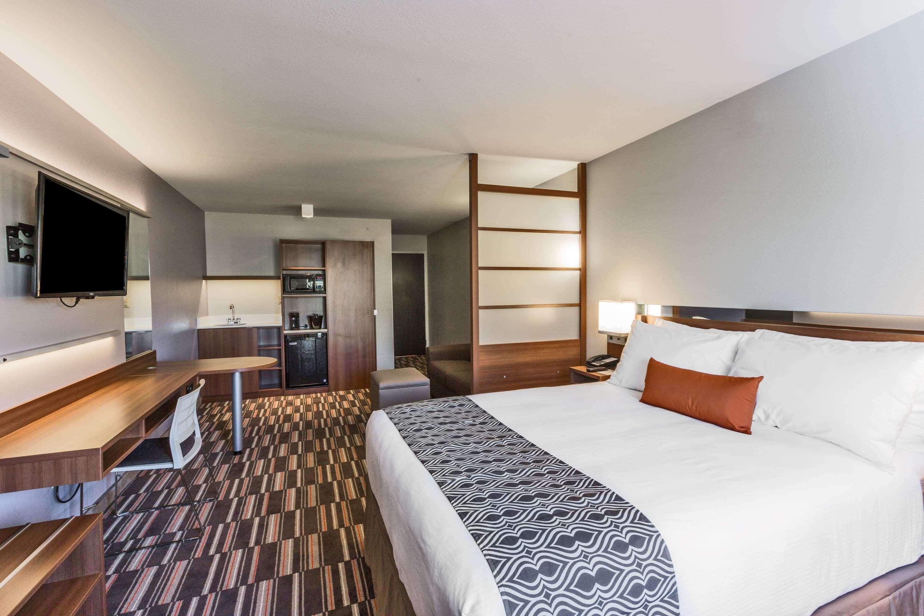 Microtel Inn & Suites By Wyndham Tioga Bagian luar foto