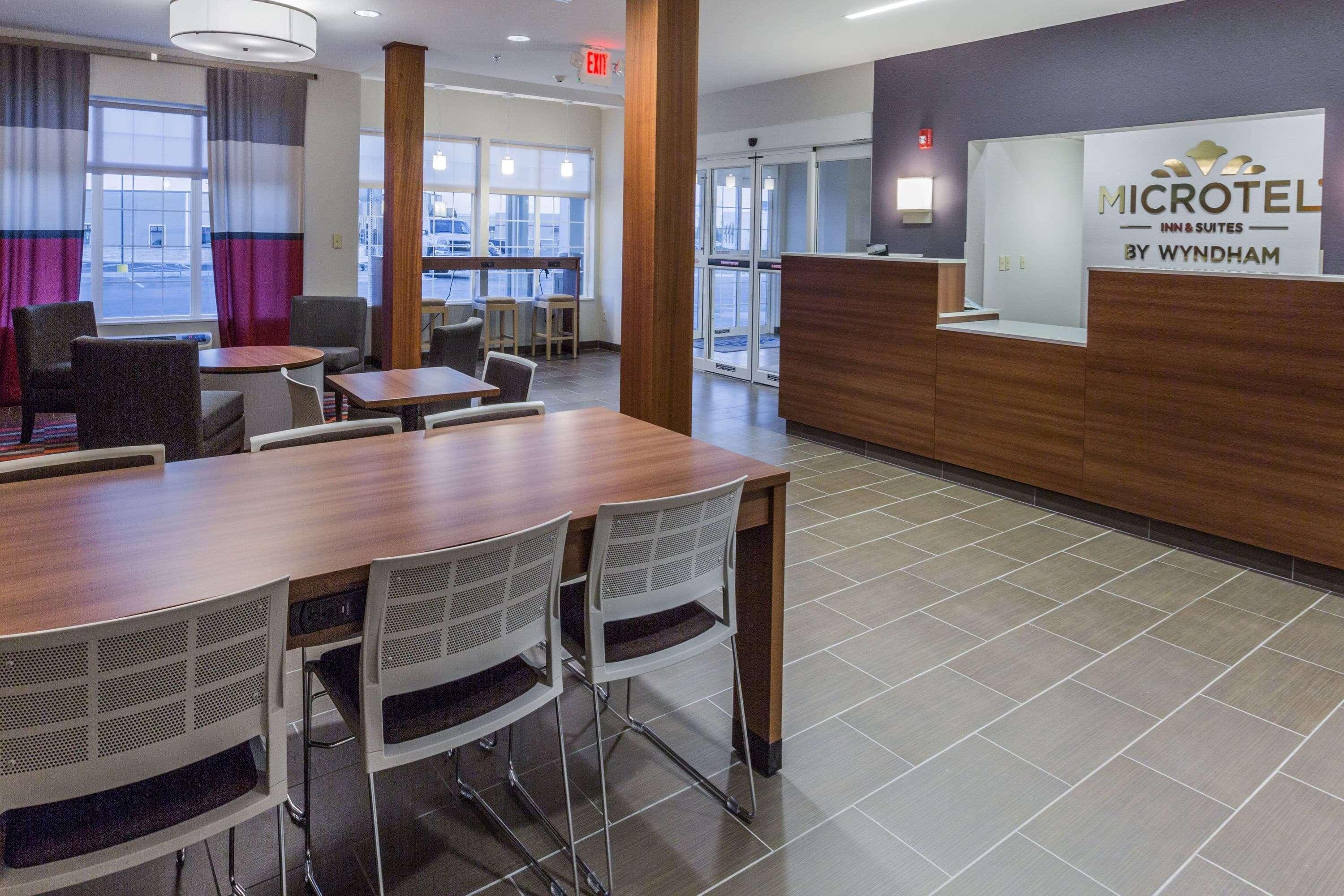 Microtel Inn & Suites By Wyndham Tioga Bagian luar foto